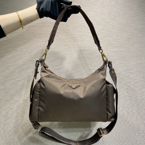 PRADA🎉新品🎉1BC264探索包🎉🎉赭褐色