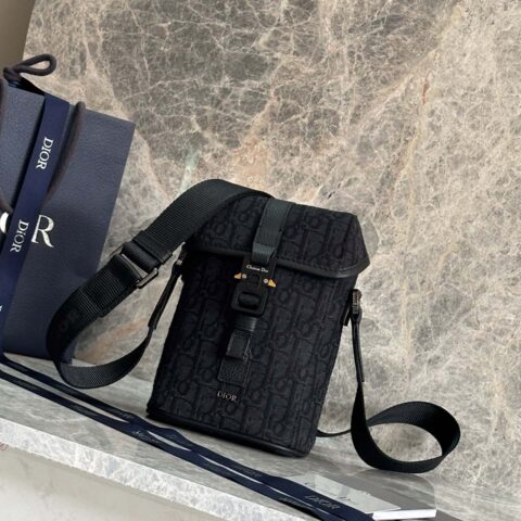 迪奥Dior 竖版翻盖信使包型号:93917黑布 蓝布
