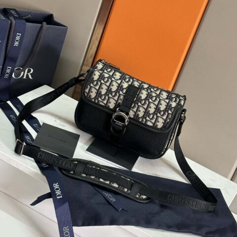 迪奥(顶级原单)Dior 8 手袋 编号:93379蓝布