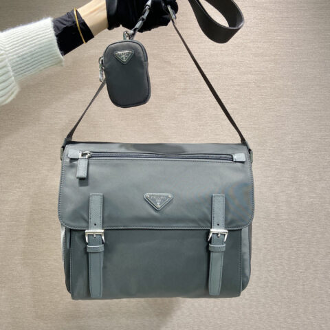PRADA🎉升级版邮差包🎉🎉1BD953B环保标🎉水银灰