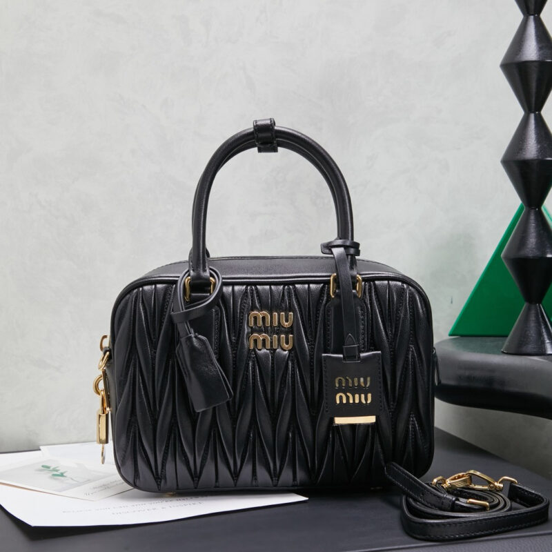 5BB124:MiuMiu新品too pretty保龄球手袋