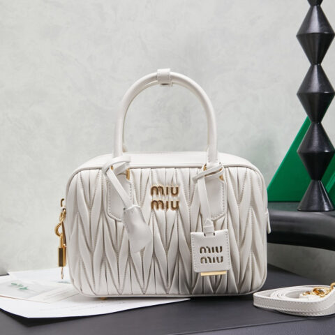 5BB124:MiuMiu新品too pretty保龄球手袋