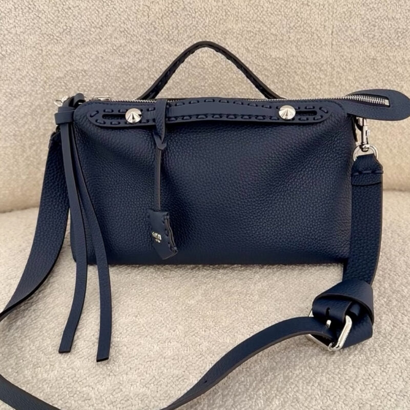 FENDI 新品拼色可双面使用By The Way Selleria手袋 款号:8706s
