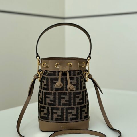 FENDI 小号Mon Tresor水桶包 款号:8637