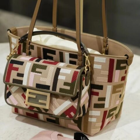 FENDI 新品 Rol I 款号 8661AS杏彩F