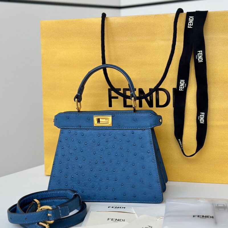 FENDI 𝐏𝐄𝐄𝐊𝐀𝐁𝐎𝐎  ISeeU Petite 真鸵鸟皮手袋  款号 66801