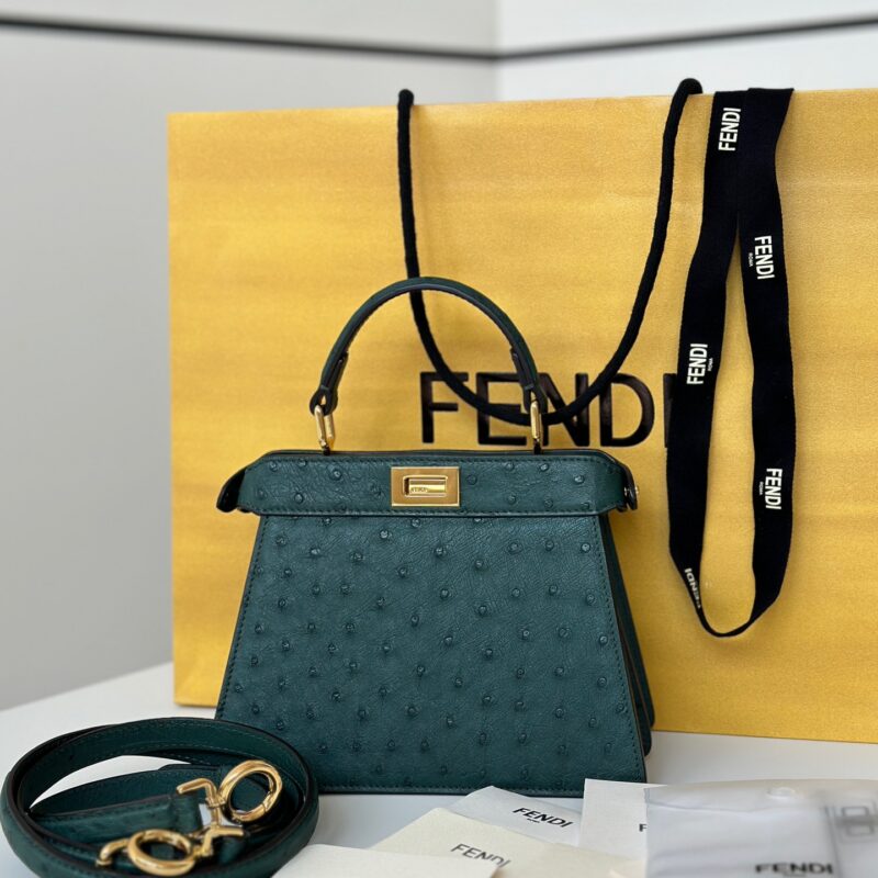 FENDI 𝐏𝐄𝐄𝐊𝐀𝐁𝐎𝐎 ISeeU Petite 真鸵鸟皮手袋 款号 66801