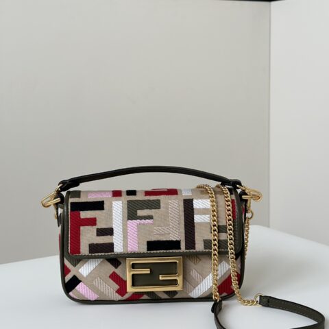 FENDI 火爆经典𝐁𝐚𝐠𝐮𝐞𝐭𝐭𝐞 款号0159BS