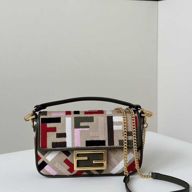 FENDI 火爆经典𝐁𝐚𝐠𝐮𝐞𝐭𝐭𝐞 款号0159BS
