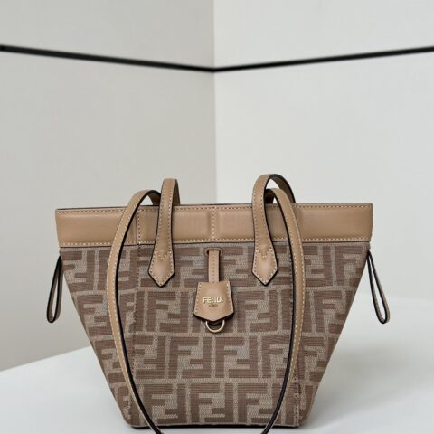 FENDI 新款折叠包Origami 款号8626Cs杏
