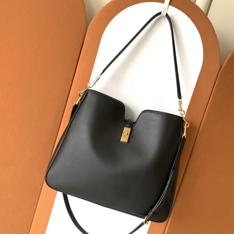 CELINE Camille 16 Soft 包款采用光滑小牛皮 款号:119563