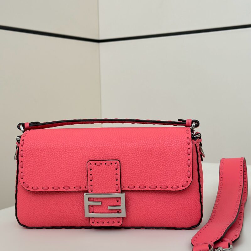 FENDI  手缝法棍家族新成员 款号: 8610
