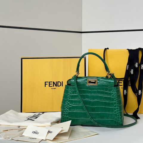FENDI  简约大气款Peekaboo  款号:66807