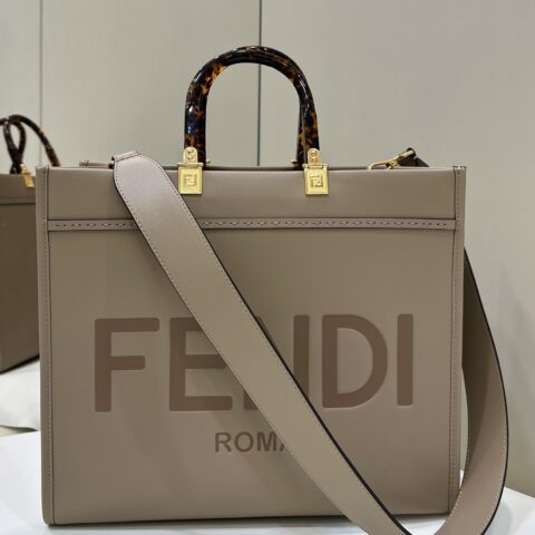 FENDI 🔥爆版  牛皮搭配超高级琥珀手挽的购物袋 款号:8266s