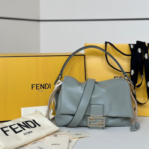 FENDI 全新 Mamma Baguette 款号 8677M