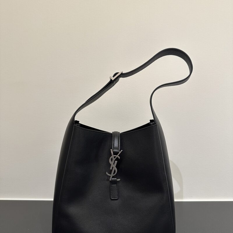 YSL 🆕 小号𝗛𝗼𝗯𝗼【黑色银扣】 Rose 同款‼️型号:713938