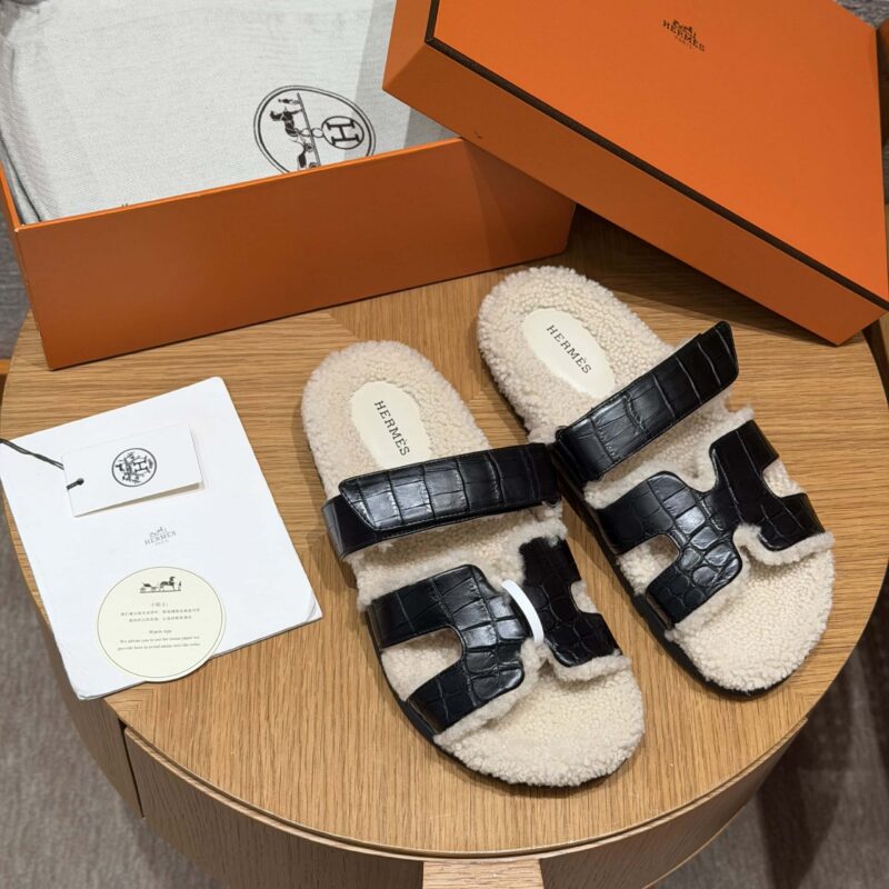 HERMES 225 CHYPRE SANDAL 老舅鞋 颜色/Colour:黑色/89/Black/配羊羔毛