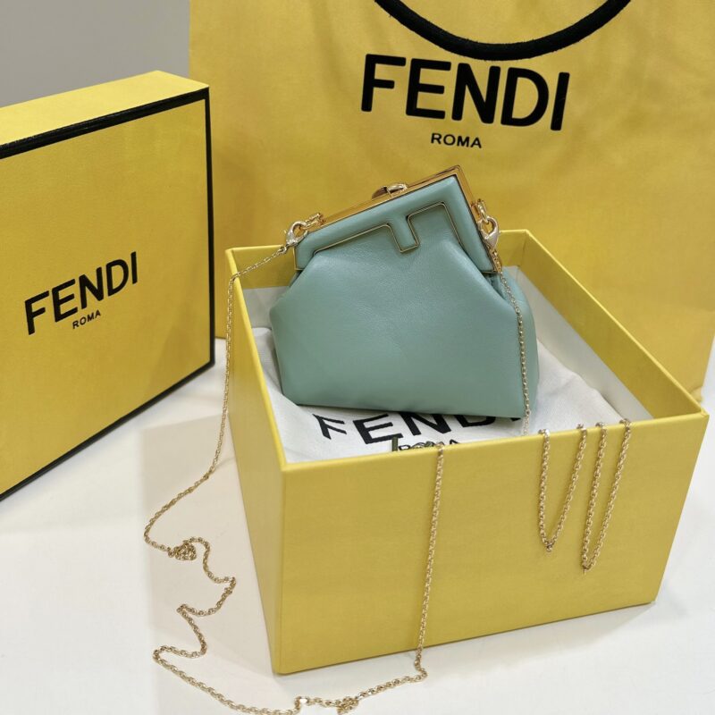 FENDI  first系列以F为字母作为设计亮点 款号80018s浅绿色