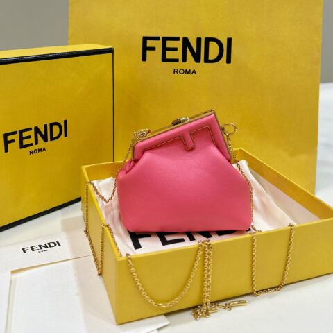 FENDI first系列以F为字母作为设计亮点 款号80018s西瓜红