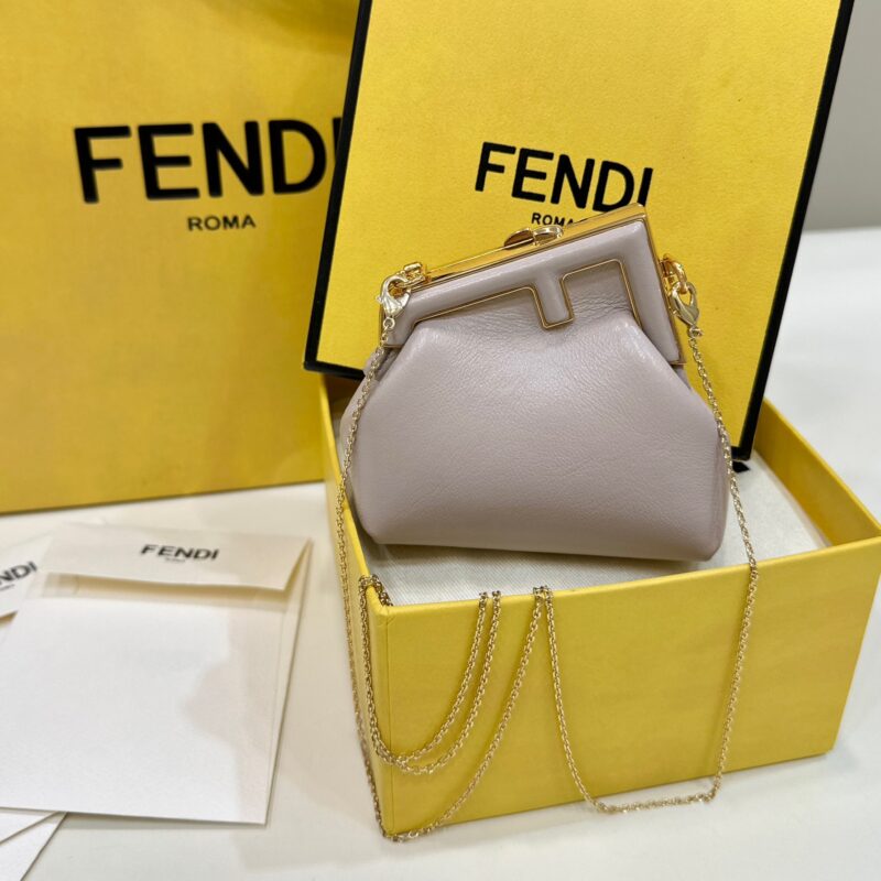 FENDI first系列以F为字母作为设计亮点 款号80018s奶茶