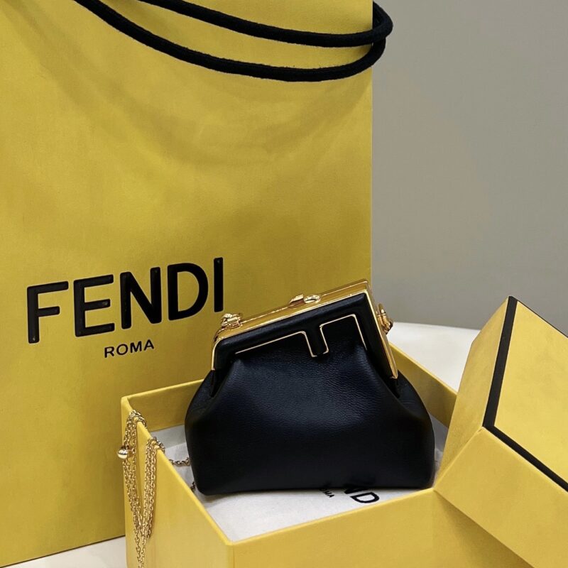 FENDI first系列以F为字母作为设计亮点 款号80018s克