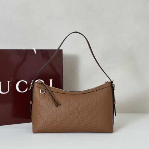 GUCCI 专柜品质，顶级原单货，实物实拍！款号847449棕色压花
