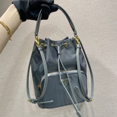 PRADA 经典款1BH038新色