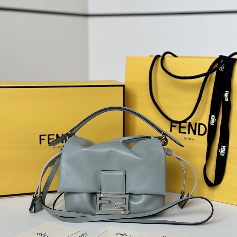 FENDI 全新 Mamma Baguette 小号 款号 8677