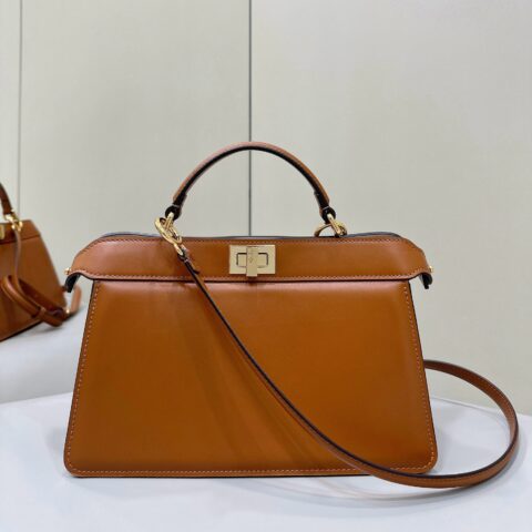 FENDI  peekaboo ISEEU 中号手袋👜  款号70193s 焦糖色