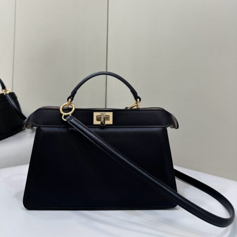FENDI peekaboo ISEEU 中号手袋👜 款号70193s 克色