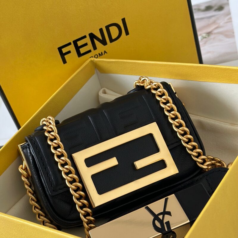 FENDI NANO  BAGUETTE  超级迷你小包 款号;8603