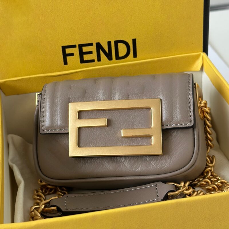 FENDI NANO  BAGUETTE  超级迷你小包 款号;8603