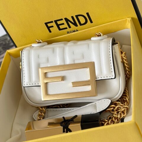 FENDI NANO  BAGUETTE  超级迷你小包  款号;8603