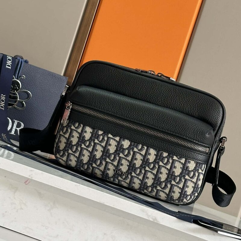 Dior迪奥Rider 2.0 拉链式信使包秋季男装系列新品编号: 1ESPO340皮蓝布 黑布93397