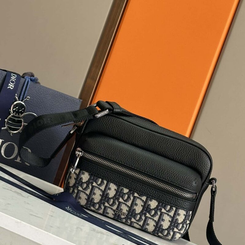 Dior迪奥 小号 Rider 2.0 拉链式信使包秋季新品编号: 2ESWS034YKS_93910