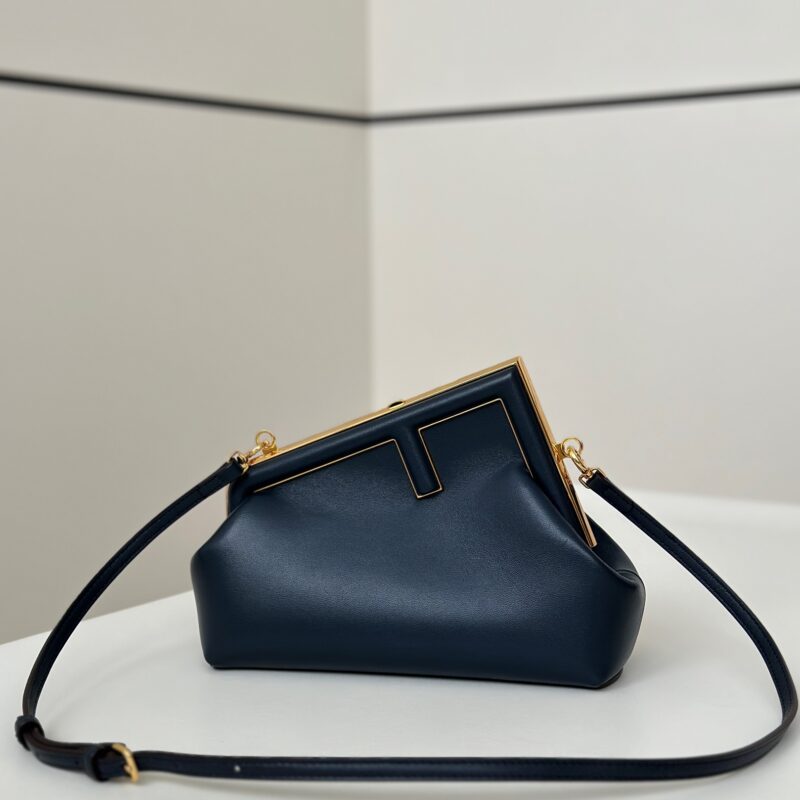 FENDI first系列以F为字母作为设计亮点