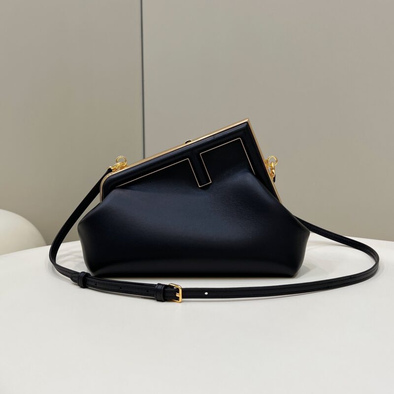 FENDI first系列以F为字母作为设计亮点 款号80018m克