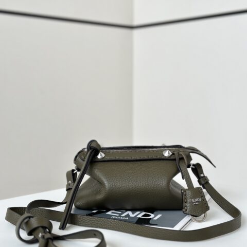 FENDI  新品 By The Way Selleria手袋 款号8668s