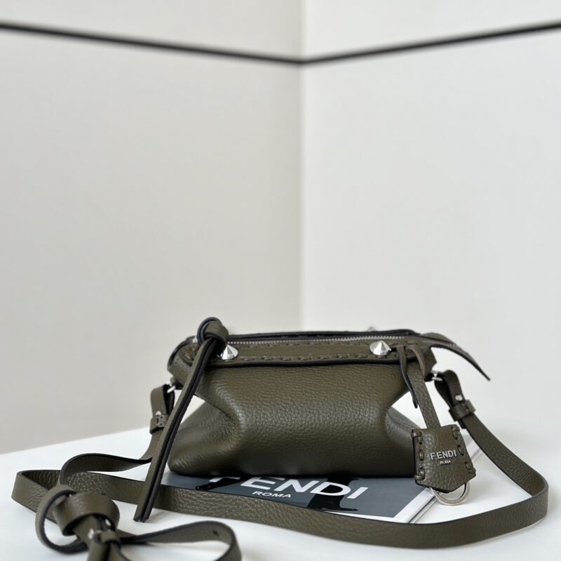 FENDI  新品 By The Way Selleria手袋 款号8668s