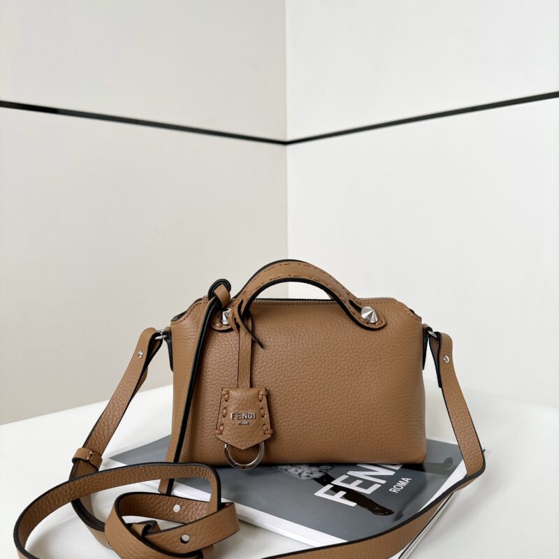 FENDI 新品 By The Way Selleria手袋 款号8668s