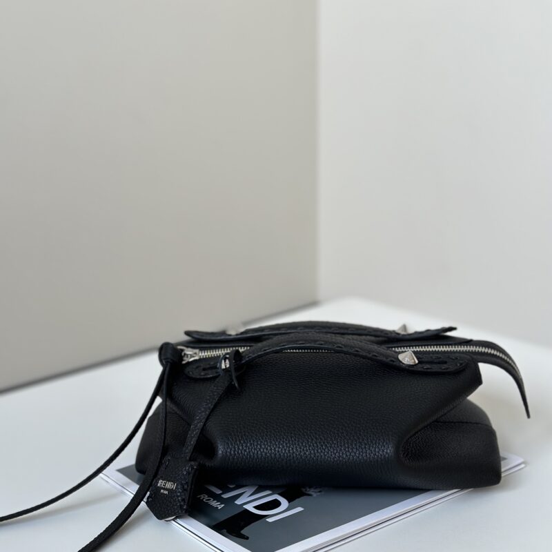 FENDI 新品 By The Way Selleria手袋 款号8668s