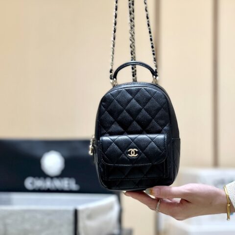 CHANEL 24C推出的荔枝皮迷你小背包 AP3753