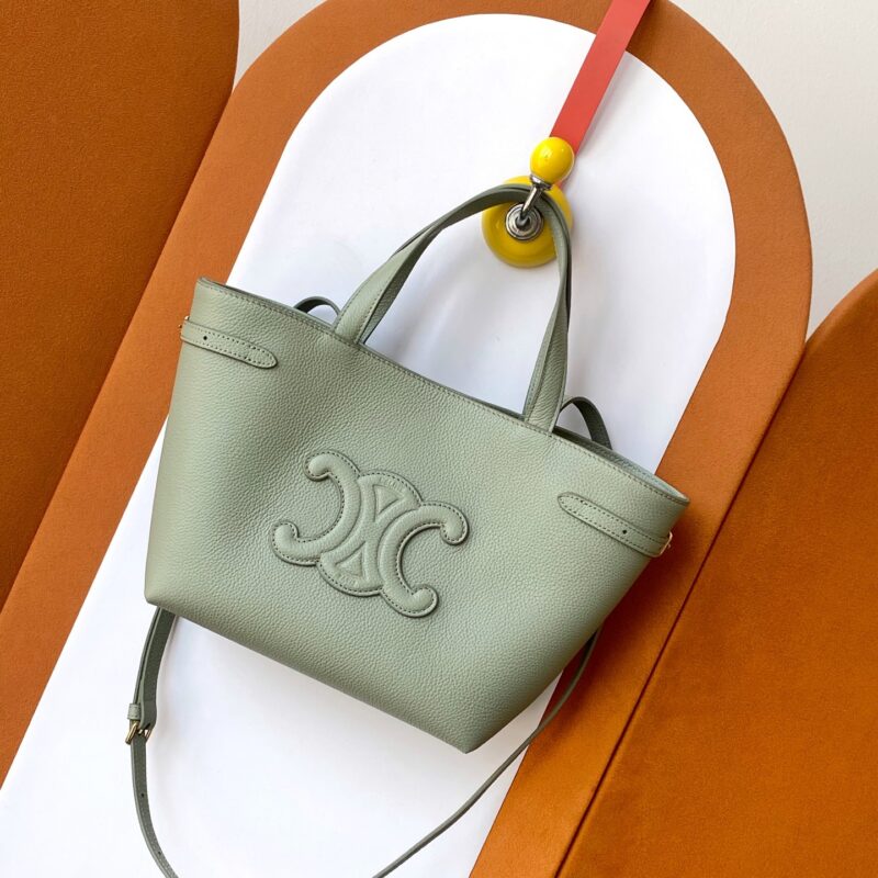CELINE 最新秋冬CABAS ANAIS 粒面牛皮革手袋👜 小号 款号：118613