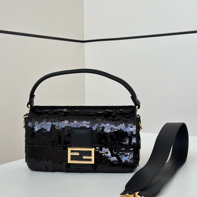 FENDI 法棍🥖外形皆以珠片修饰 款号：8601