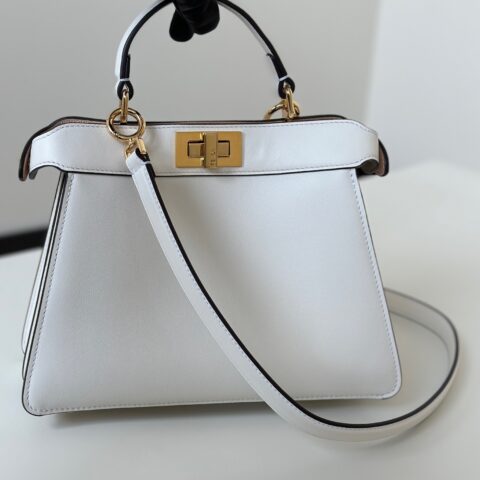 FENDI 𝐏𝐄𝐄𝐊𝐀𝐁𝐎𝐎 𝐈 𝐒𝐄𝐄 𝐔 小号手袋 款号80011A白