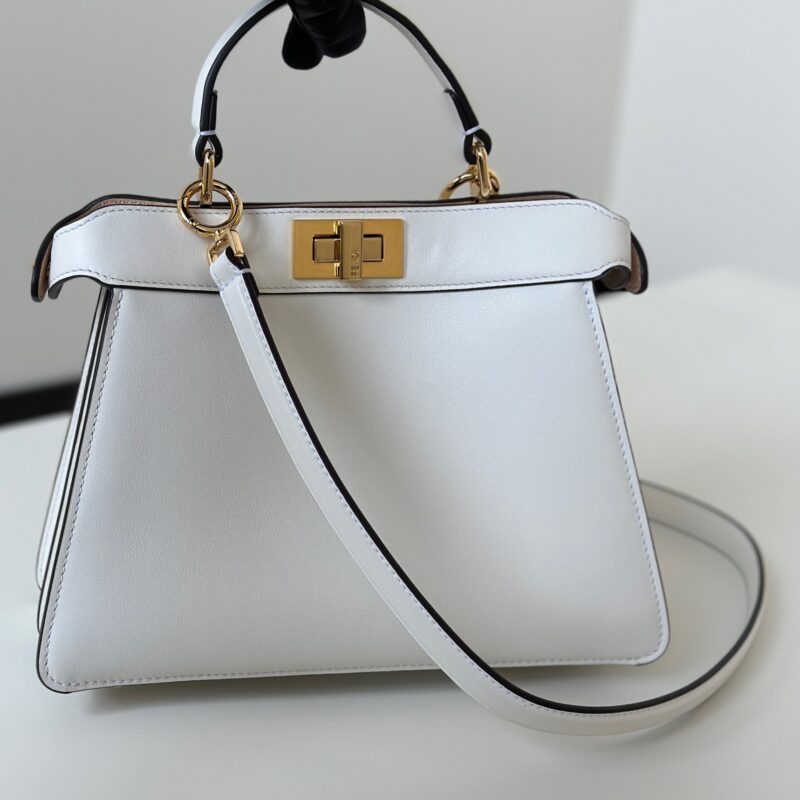 FENDI 𝐏𝐄𝐄𝐊𝐀𝐁𝐎𝐎 𝐈 𝐒𝐄𝐄 𝐔 小号手袋 款号80011A白