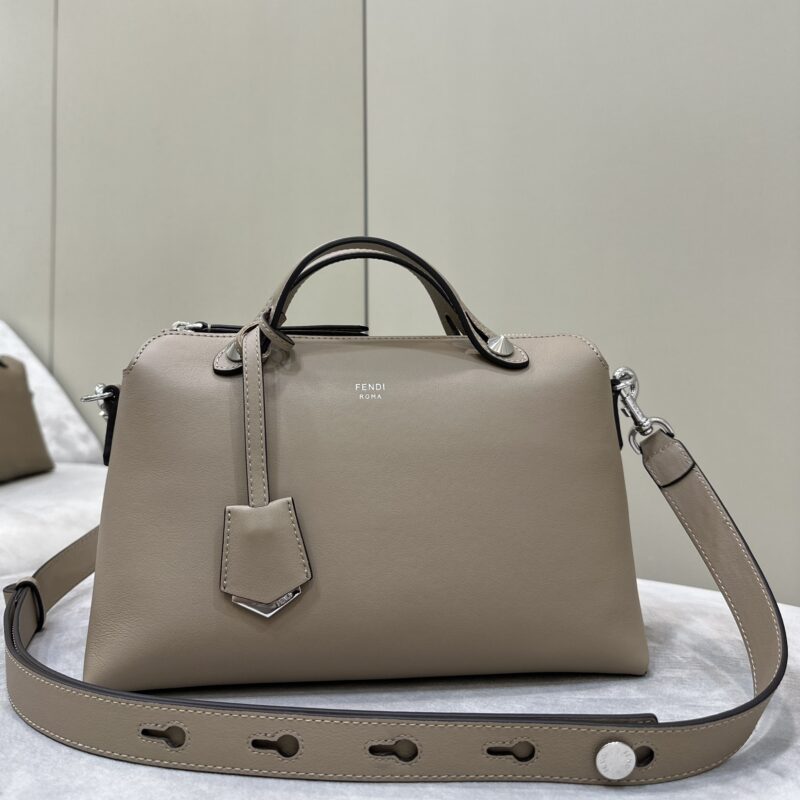 FENDI  柔软小牛皮波士顿手提包 款号 149