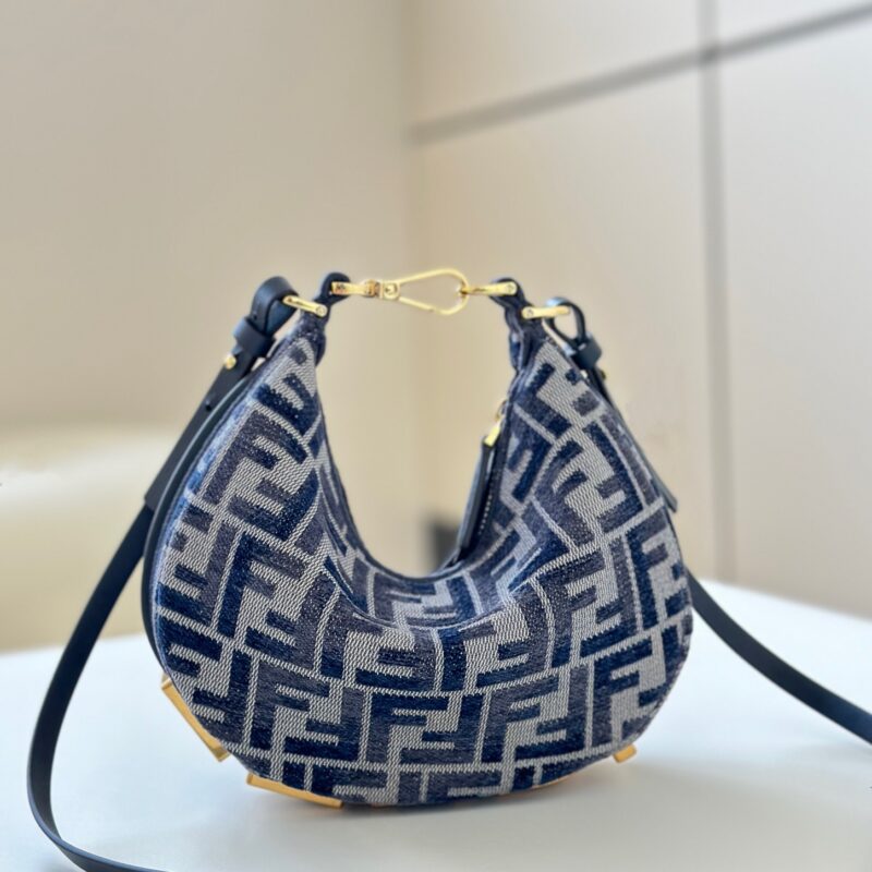 FENDI Fendigraphy 款号:8657A