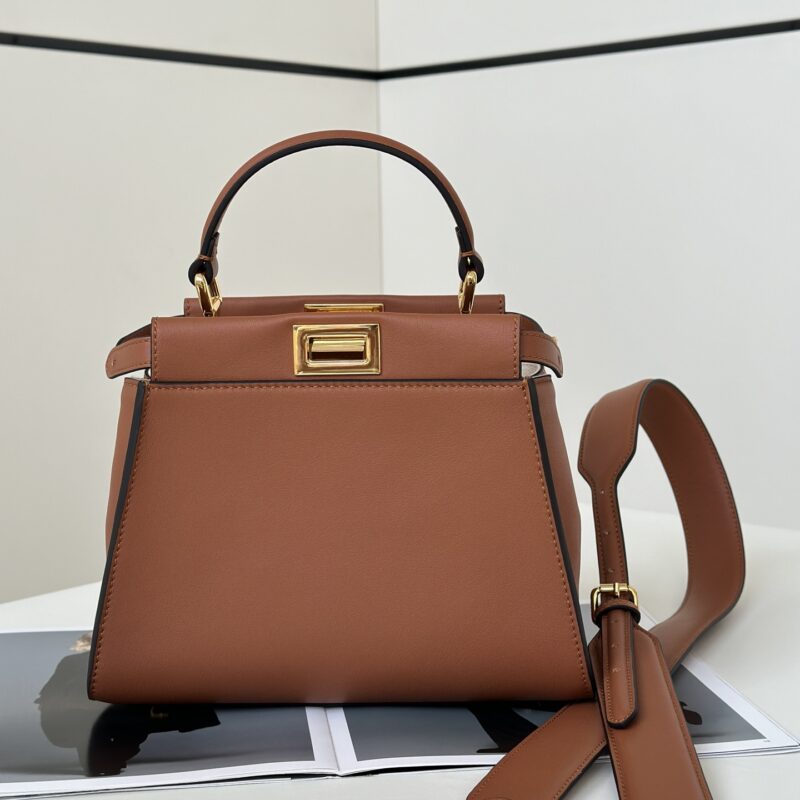 FENDI 𝐏𝐞𝐞𝐤𝐚𝐛𝐨𝐨 经典款 款号:2125AS焦糖