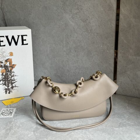 LOEWE 最新|𝑙𝑜𝑒𝑤𝑒 𝑜𝑙𝑎 手袋👝 0810